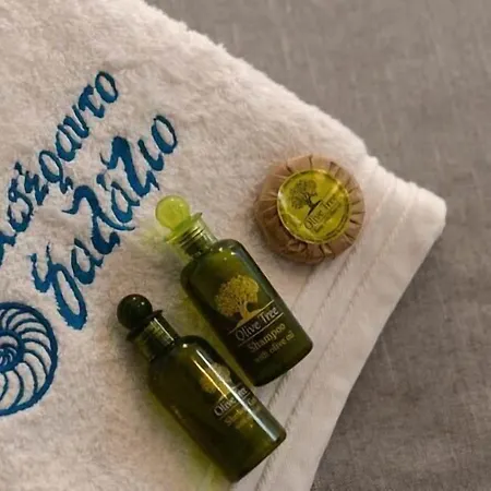 招待所 大蓝旅馆 Ormos Aigialis