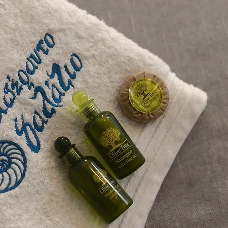 大蓝旅馆 Ormos Aigialis